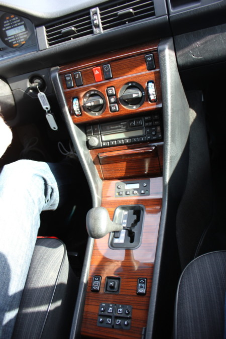 Mercedes Benz 300e 245