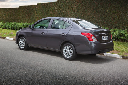 Nissan Novo Versa 1