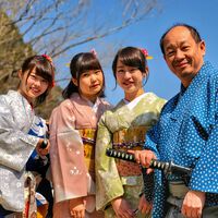 Japão quer salvar a família imperial, mas proposta causa indignação e acusações de discriminação contra mulheres