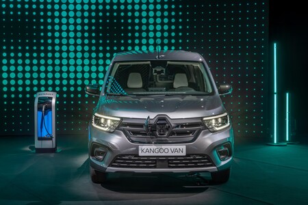 El nuevo Renault Kangoo Furgón estrena versión eléctrica E-Tech con 265 km de autonomía y un lateral que se abre por completo