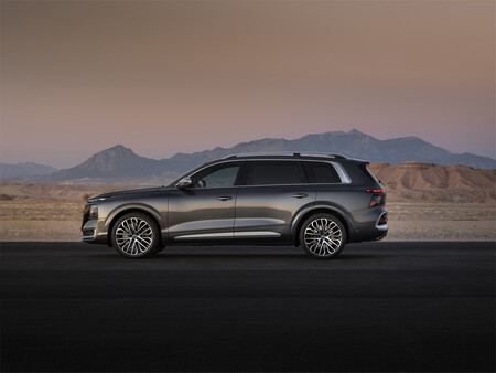 audi q9