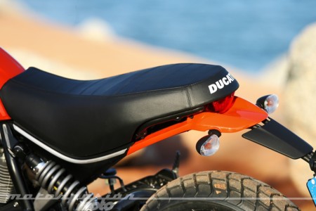 Scrambler Ducati Sixty2 011