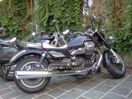 Moto Guzzi California 1400 pillada de pruebas en Italia