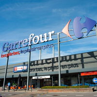 Carrefour se deshace de su stock de jardín con este toldo fácil de montar, sin herramientas y con más de un 60% de descuento 