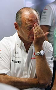 Mercedes, a punto de darle la patada a Ron Dennis