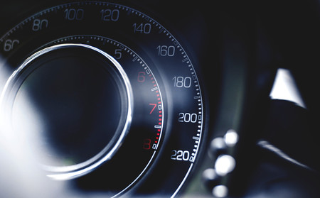 Un estudio justifica la necesidad de reducir la velocidad máxima a 70 u 80 km/h en carreteras convencionales