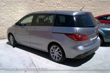 Mazda5, prueba (equipamiento, versiones y seguridad)