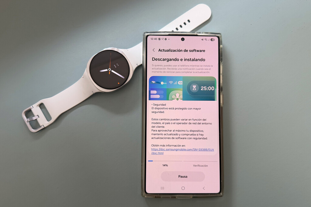 La actualización de seguridad de marzo comienza a llegar. Si tienes un Galaxy S25 ya la puedes descargar