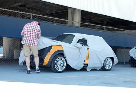 Mini se toma con humor las fotos espía del Mini Cooper III