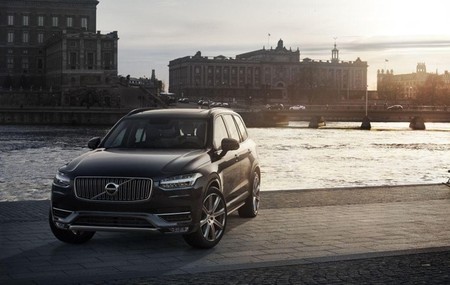 volvo-xc90-2015-650-02.jpg