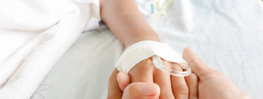 Médico suspendido y padres investigados en el caso del niño italiano tratado con homeopatía que acabó falleciendo por una otitis