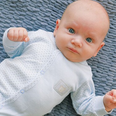 Los más bonitos nombres de niño clásicos, modernos y originales (y su significado)