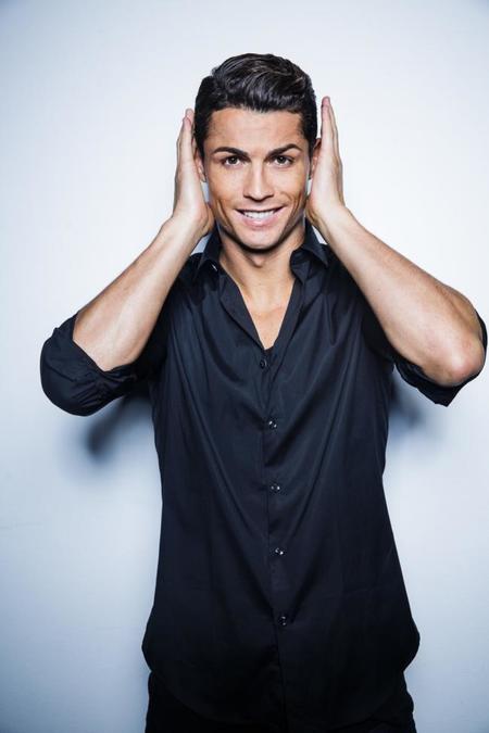 Cristiano Ronaldo expande su emporio en la moda con una nueva línea de camisas