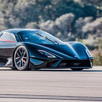 ¡455 km/h de media! El SSC Tuatara se convierte en el coche de serie más rápido del mundo en este vídeo