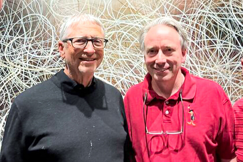Bill Gates y Linus Torvalds llevaban 30 años siendo rivales. Lo gracioso es que acaban de conocerse y se han hecho un selfie