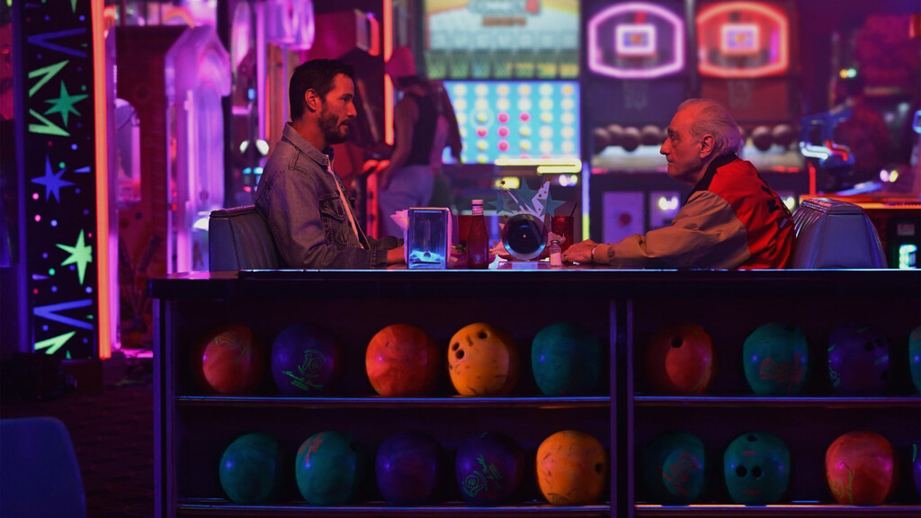 Ni Keanu Reeves ni Martin Scorsese son suficientes para levantar esta descontrolada parodia. Una película sobre Hollywood que está arrasando en streaming