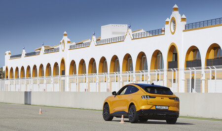Ford Mustang Mach-E GT Prueba Circuito 38
