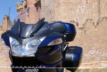 Triumph_Trophy_1200_SE