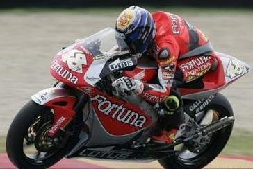 Primera pole de Lorenzo en 250