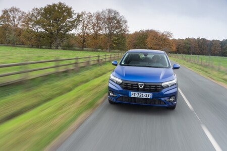 Los coches más vendidos de 2021: el Dacia Sandero vuelve a la primera posición y el SEAT León adelanta al SEAT Arona