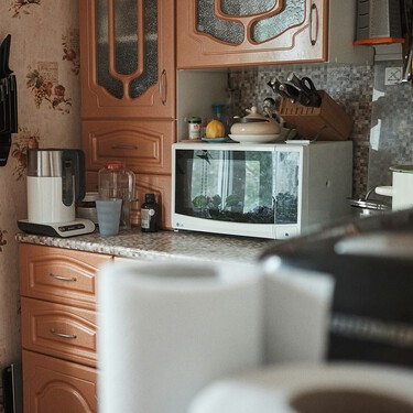 Alcampo tiene un microondas sin plato que se limpia más fácil y funciona de forma más eficiente