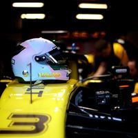 Las realidades paralelas de Renault: mientras la marca trata de sobrevivir el equipo de Fórmula 1 busca piloto