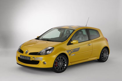 Renault Clio F1 Team R27