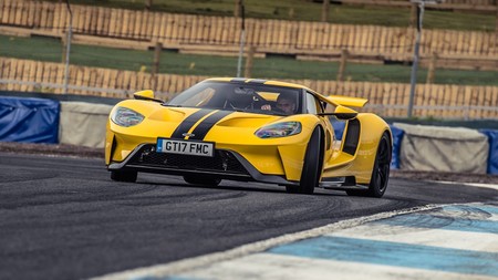 Chris Harris prueba el Ford GT en este vídeo, y parece que le gusta