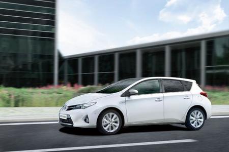 Toyota Auris Hybrid 2013