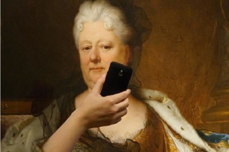 Si vas a un museo, deja el palo para selfies en casa