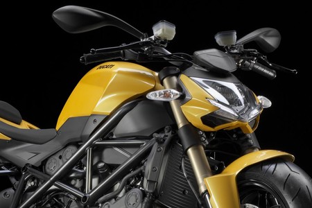 ¡Cazada! La Ducati Streetfighter V4 ya se está preparando para luchar contra la Aprilia Tuono V4 1100