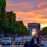 La receta de Francia para matar los vehículos de gasolina: hay coches en los que ya pagas más impuestos que coche 