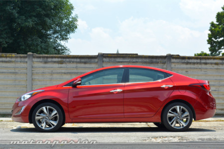 Hyundai Elantra 2