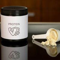 Nos han dicho que comer mucha proteína acorta la vida. La ciencia tiene un mensaje muy diferente para tus músculos