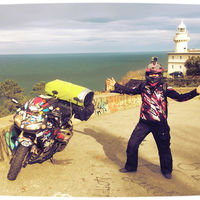 Nikki Misurelli ha viajado 28.000 km desde Alaska con su CBR sólo porque "era un viaje de chicos"