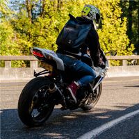 Alguien ha inventado unas matrículas que se camuflan solas para librarse de las multas, y están volviendo loca a la policía 