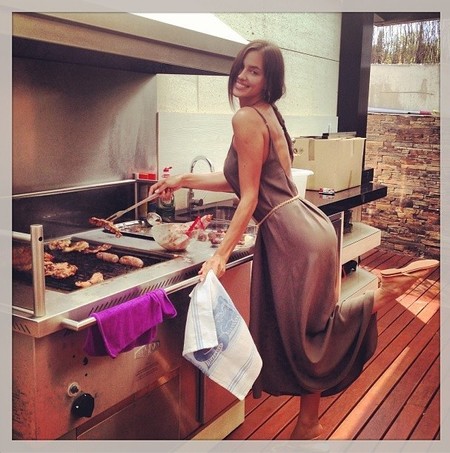 Pero qué monos Irina Shayk y Cristiano modo cocinillas ON