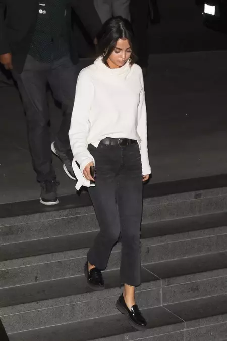 Haz un Selena Gómez y logra un outfit perfecto con prendas de fondo de armario