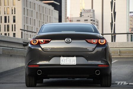 Mazda 3 Sedan Turbo Video Prueba Mexico 4
