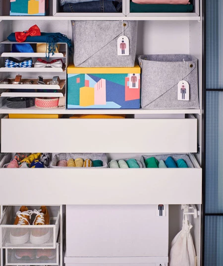 Los mejores complementos de Ikea para crear un vestidor abierto en cualquier pared