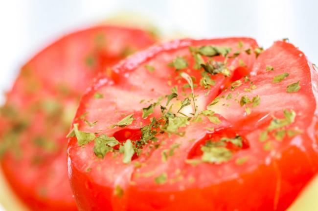 tomate con orégano