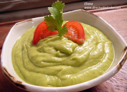 Dip de aguacate y cilantro