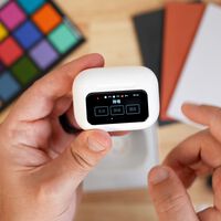 Llegan los esperados AirPods con pantalla, pero no de la mano de Apple, sino de una compañía china que ha falsificado el producto