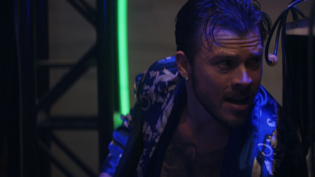 Disney+ ha estrenado sin que haga ruido una estupendísima película de ciencia ficción y gangsters que también es perfecta para fans de Wong Kar-Wai