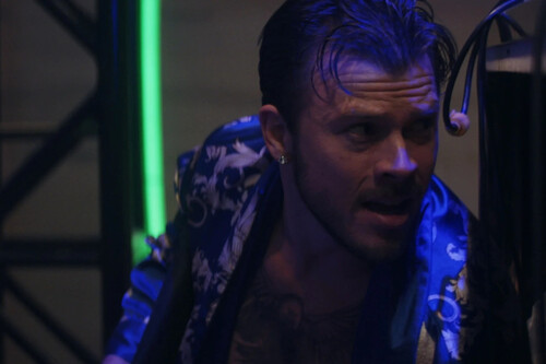 Disney+ ha estrenado sin que haga ruido una estupendísima película de ciencia ficción y gangsters que también es perfecta para fans de Wong Kar-Wai