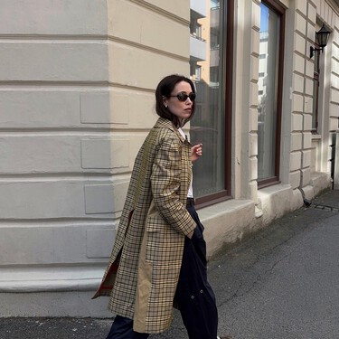 Decathlon baja el precio de los pantalones de trekking que triunfan en los looks de asfalto 