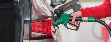 Con la gasolina en modo cohete, la duda es qué puede hacer el Gobierno: subvenciones, impuestos y transporte público 