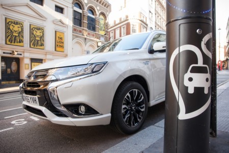 Mitsubishi planea tener cuatro todocaminos enchufables en el mercado en 2020