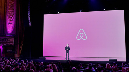 Airbnb ya no sólo quiere alojarte, ahora también te ofrece guías para enseñarte las ciudades