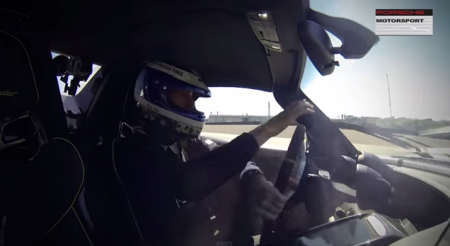 Mientras se termina la producción del Porsche 918 Spyder, Walter Röhrl choca uno de ellos